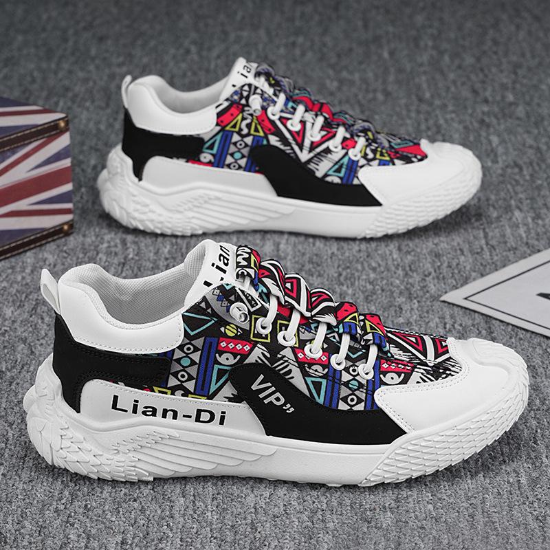 2025 autumn new men's shoes trend cartoon graffiti cloth shoes Korean version casual single shoes youth versatile board shoes