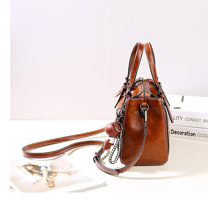 Retro Real Leather Small Women Handbags Oil Wax Cowhide Shoulder Crossbody Bag With Bear Ornament To-handle Bag Purse