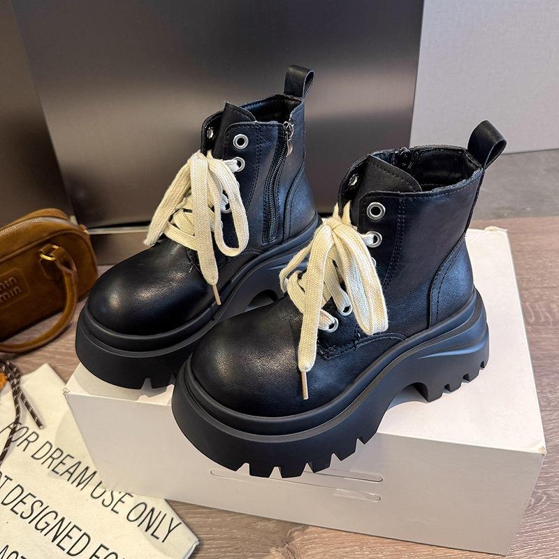 

Женские мартинсы на толстой подошве с увеличением роста, осенние новые, ретро, универсальные, на толстом каблуке, милые и крутые, в стиле локомотив, короткие ботинки 40 чёрный