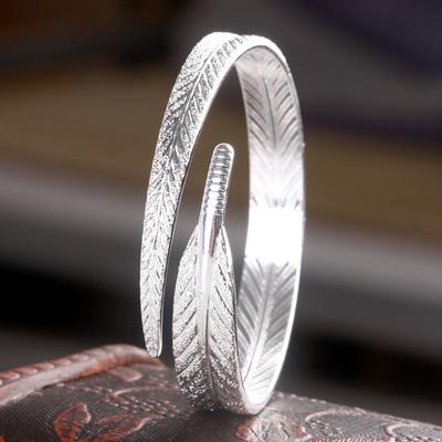 Fashionable Women's Silver Plated Bracelet Fashionable Retro Angel Feather Bracelet with Adjustable Opening Bracelet