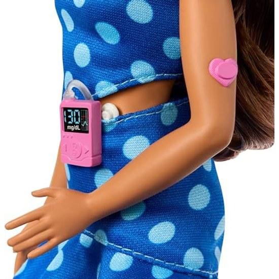 Barbie Fashionista Puppe #242 trägt gepunktete Kleidung Accessoires Typ-1-Diabetes Partnerschaft Breakthrough T1D.