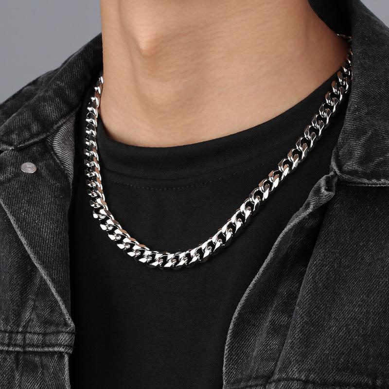 304 Stainless Steel Polished Cuban Chain Necklace: Fashionable Men's and Women's Six-Sided Titanium Clavicle Chain.