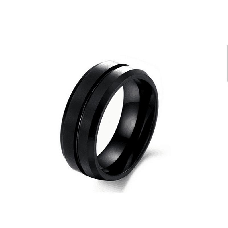 Titanium Steel Ring: Fashionable Men's Stainless Steel Hand Jewelry in European and American Styles.