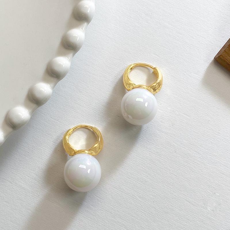 Eco-Friendly French Luxury Mermaid Shell Pearl Hoop Earrings - Elegant, Versatile Fashion for Daily Wear