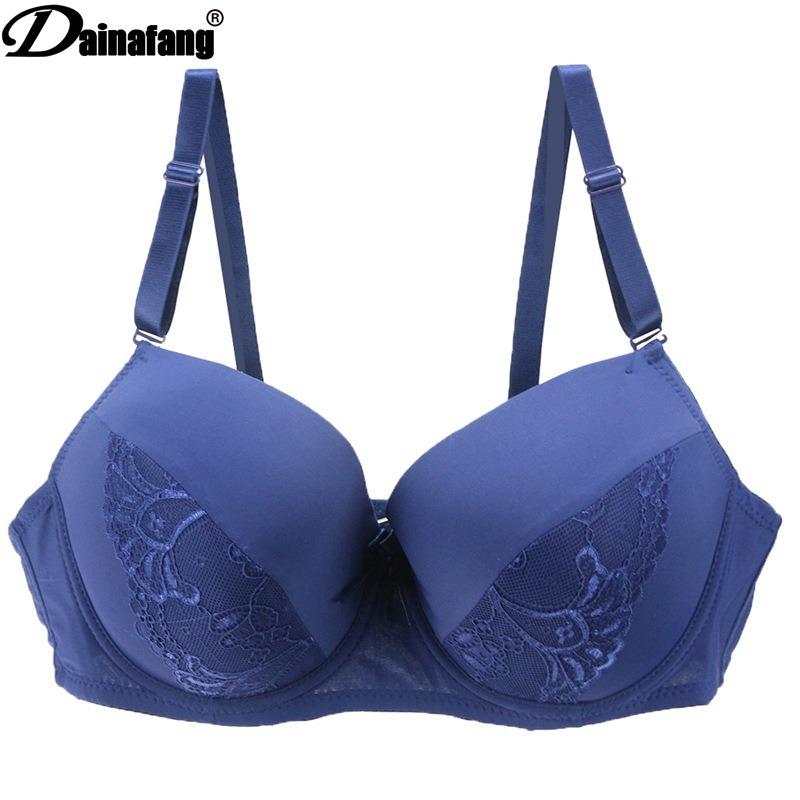 BH, BH mit Spitze in großer Größe, BH mit dünner Baumwollschale, Damenunterwäsche.