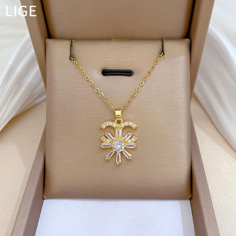 Crescent Moon Flower Full Diamond Light Luxury Temperament Gorgeous Full Diamond Necklace Female Versatile Collarbone Chain Titanium Steel Chain