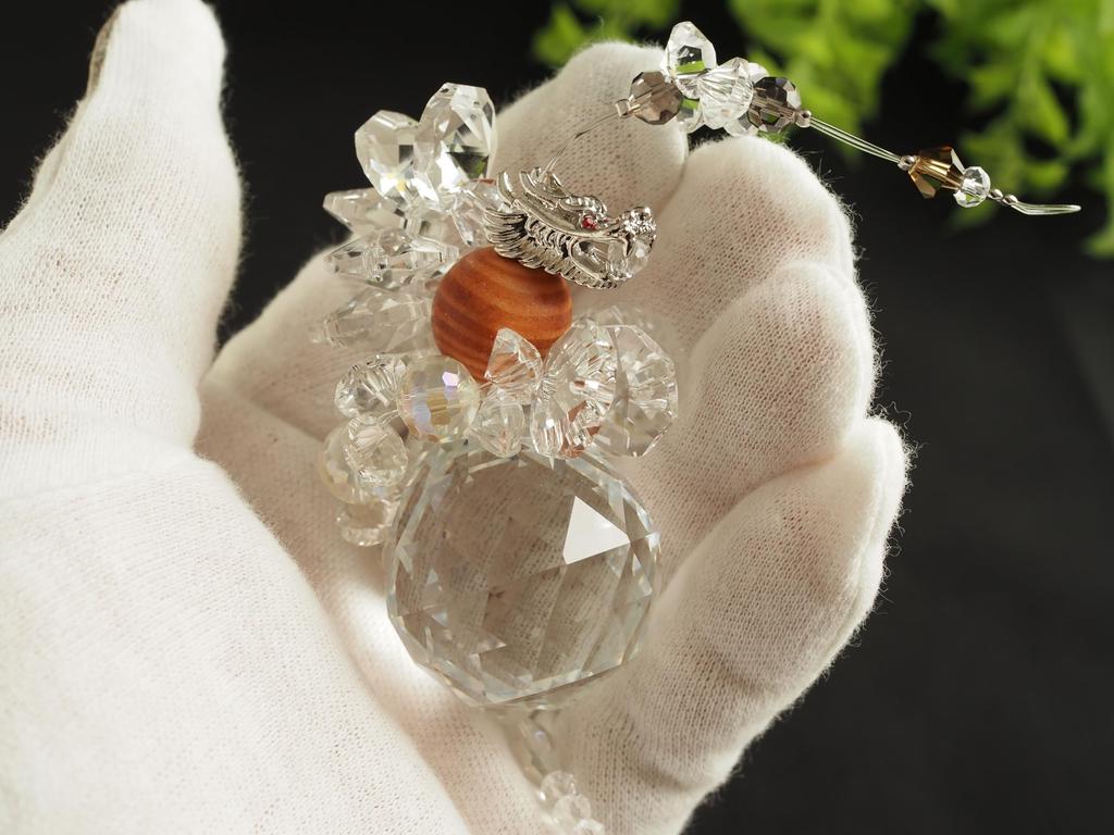 RELIGHT Rising Dragon Crystal Glass Suncatcher with Stand, Feng Shui Decor (Coiled Dragon, Silver)