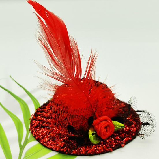 Sombrero para mascota, delicado dobladillo, decoración de plumas, cinturón de sujeción, divertidos accesorios para pollos, sombrero para aves de corral