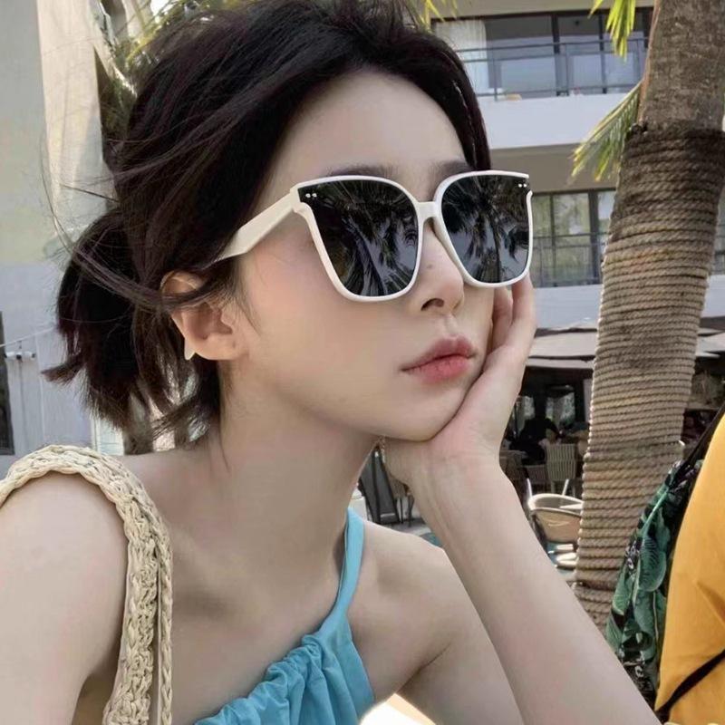 Korean-style fashionable high-definition polarized square-frame sunglasses for women, with a high-end feel, slimming effect for large faces, and UV