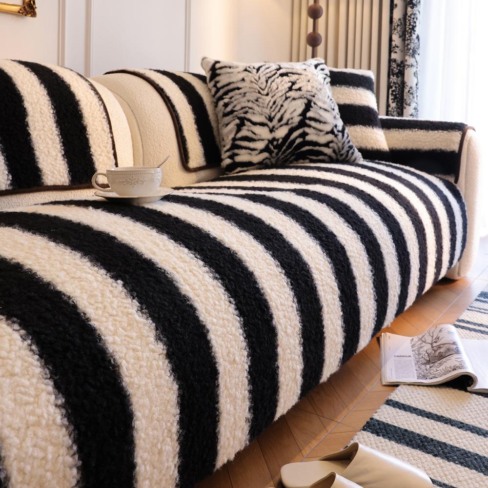 

Lamb Wool New Winter Sofa Cushion Thickened Plush Non-Slip Cushion Leather Sofa Cover Dust Cover Blanket Cover Towel 70*70cm чёрный