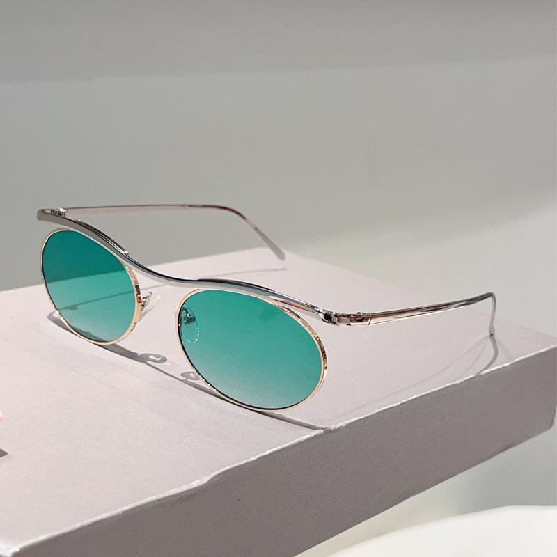 

Luxury Brand Designer Metal Steampunk Sunglasses Women For Men Vintage Punk Sun Glasses Popular Oval Eyebrow Cool Shades Uv400 As the photo