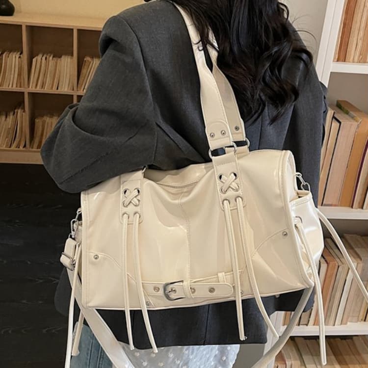 Блестящая сумка-тоут с кисточками на завязках женская сумка через плечо белый