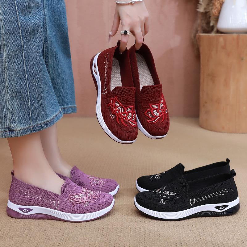 Fashion Floral Embroidered Casual Walking Shoes for Women Summer Mesh Breathable Knit Sneakers Woman Lightweight Slip On Running Shoes