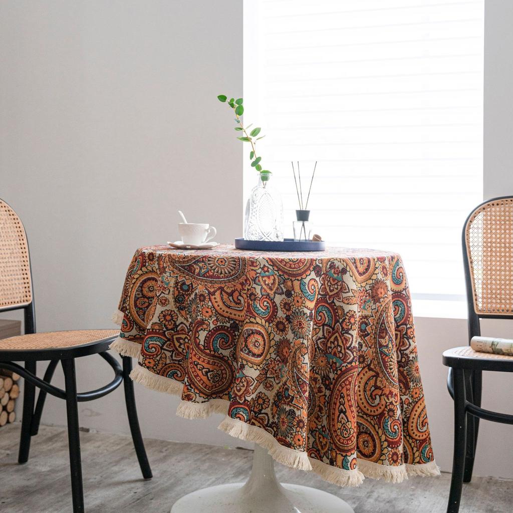 Round Tablecloth with Vintage Floral Embossed Design, Machine-Woven Decorative Table Cover for Home, Picnic, Camping, Wedding, Birthday Party, Dining