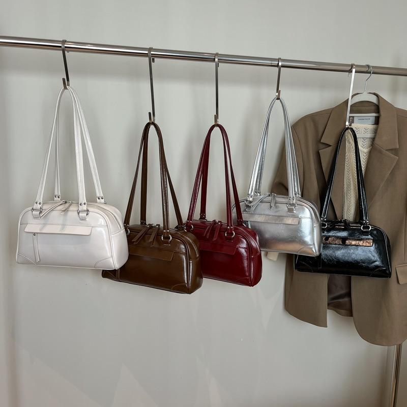 High-end small bag women's new autumn and winter versatile shoulder armpit bag commuting to work portable pillow bag