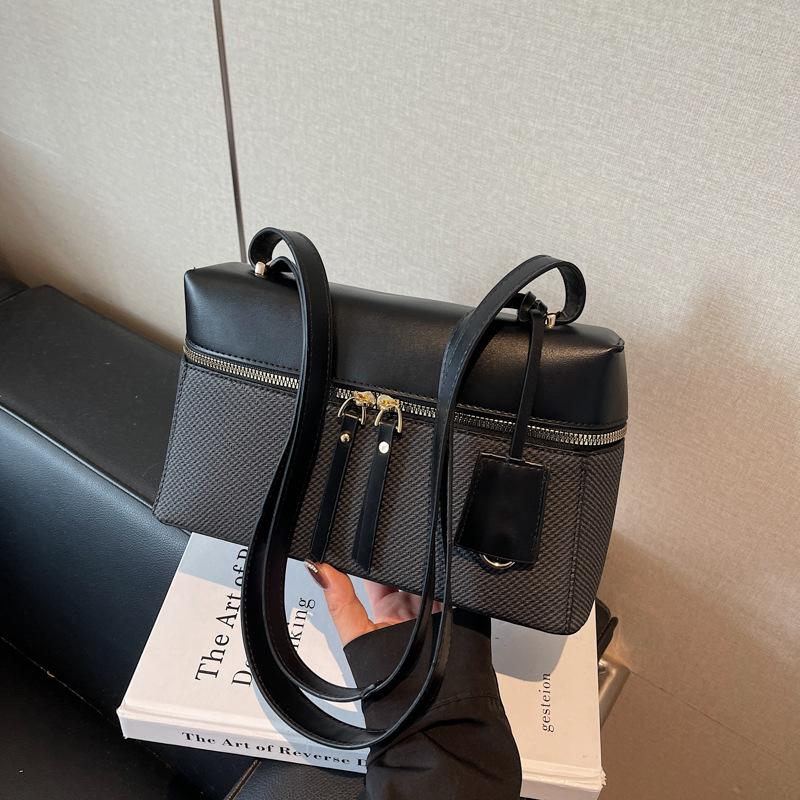 

Высококачественная маленькая квадратная сумка женская новая ретро модная на плечо подмышку сумка для通勤 сумка-мессенджер чёрный