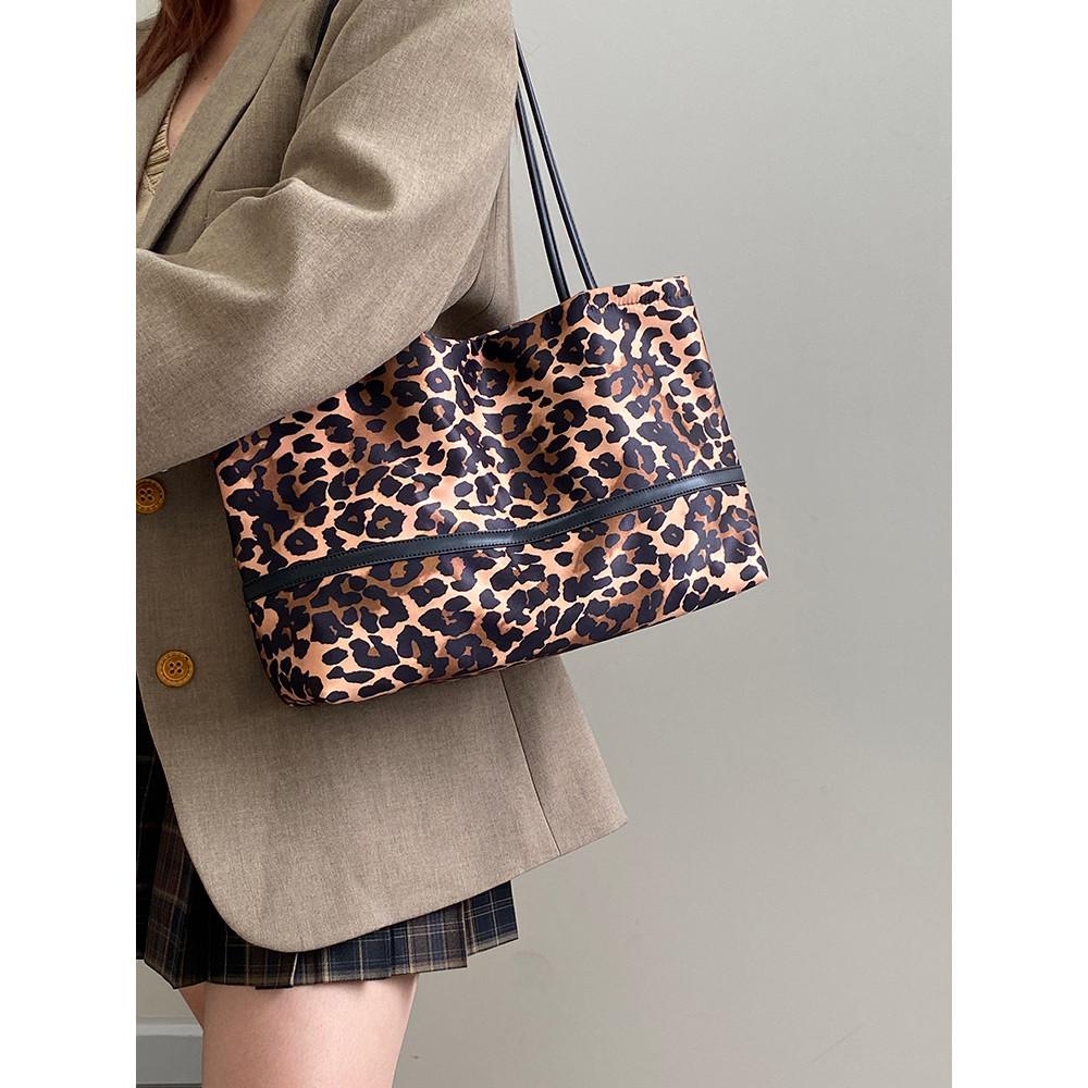 IELGY Leopard Print Canvas Tote Bag Large Capacity One Shoulder Portable