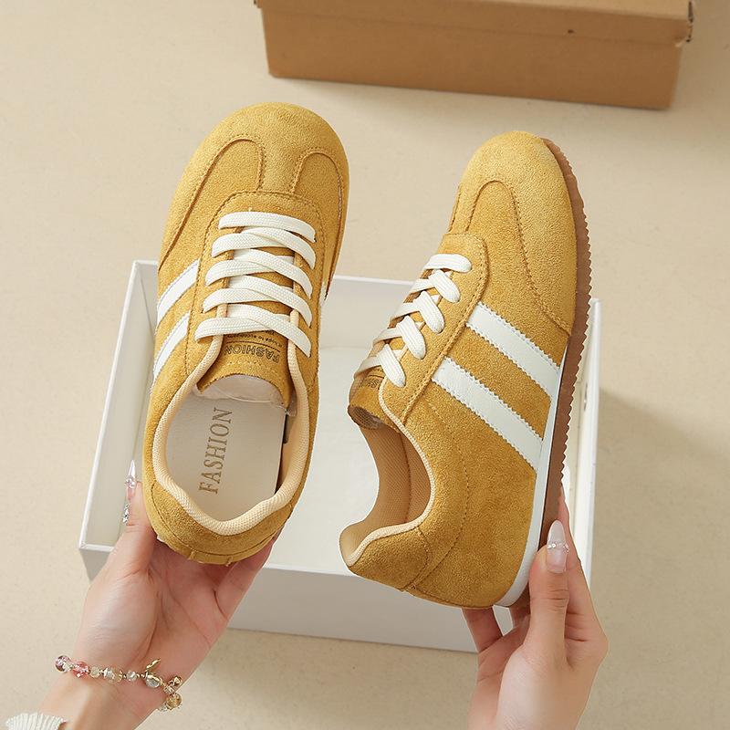 

Ins inner height increase Forrest Gump shoes women s 2025 autumn explosion casual small thick sole showing feet small yellow German training shoes 35 жёлтый