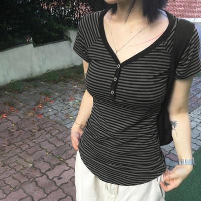 VAYLA Moda Coreana Magliette Sottili a Righe Scollo a V con Bottoni Top Estivi a Maniche Corte da Donna Estetica Y2K Nuovo