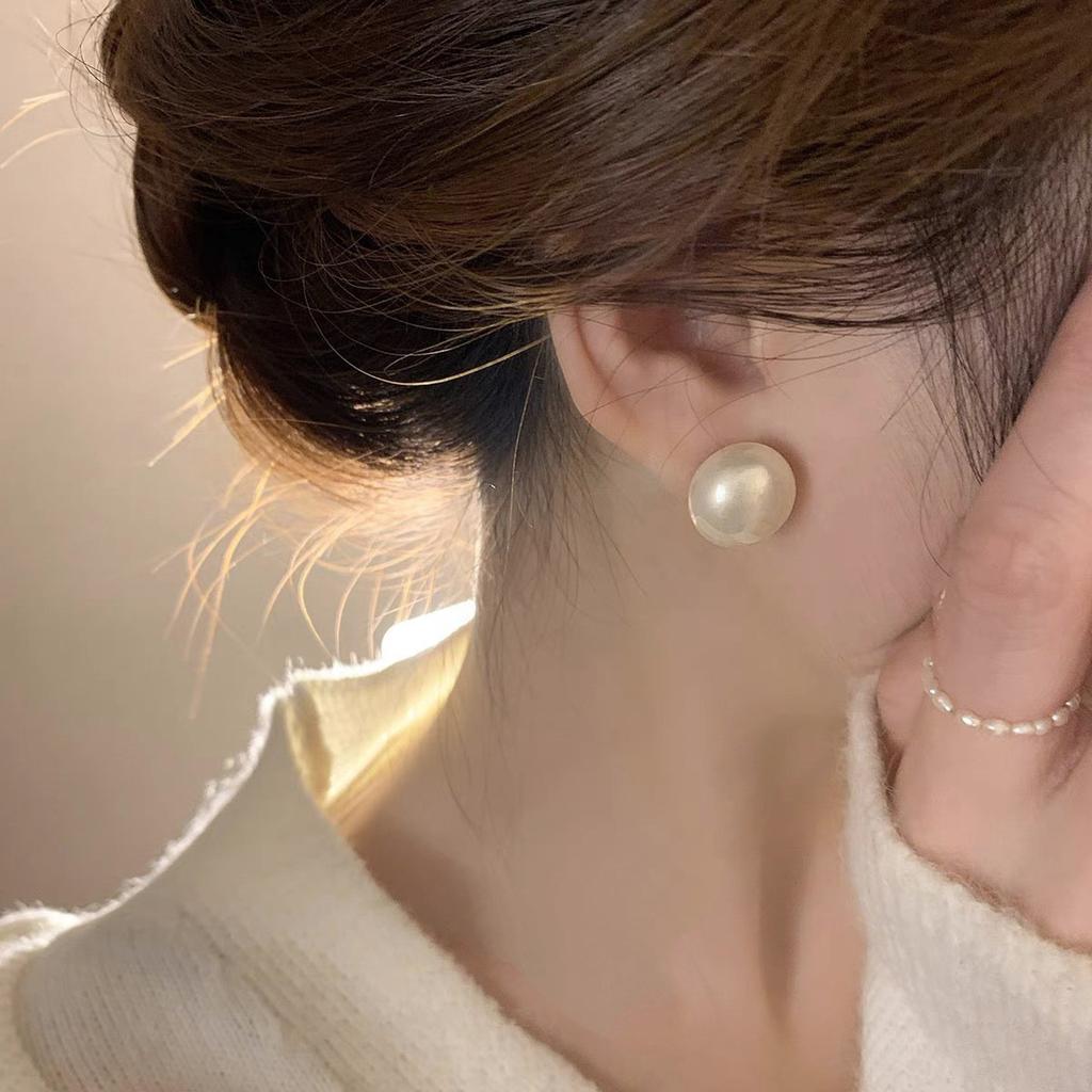 Klassisch-elegante Imitationsperlen-Ohrringe für Damen, Ohrstecker, hochwertige Ohrringe für Damen, Schmuck am Ohr, Kugel-Ohrstecker-Set, Hochzeitsschmuck