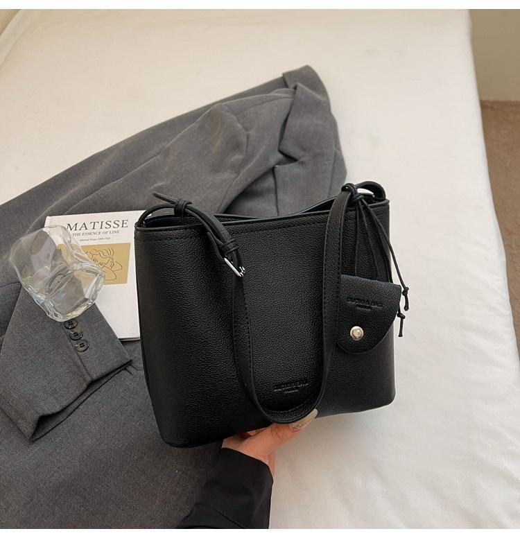 New Texture Generous Lazy Wind Underarm Women's Bag Bucket Bag Casual Small Niche Lychee Pattern Handbag