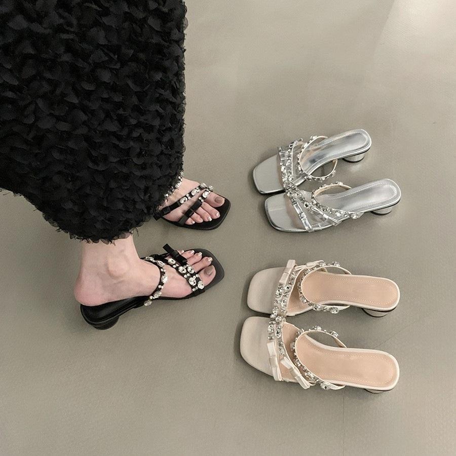 Coarse heel silver beautiful one-word slippers fairy shoes wear 2025 new summer French sandals rhinestone sandals