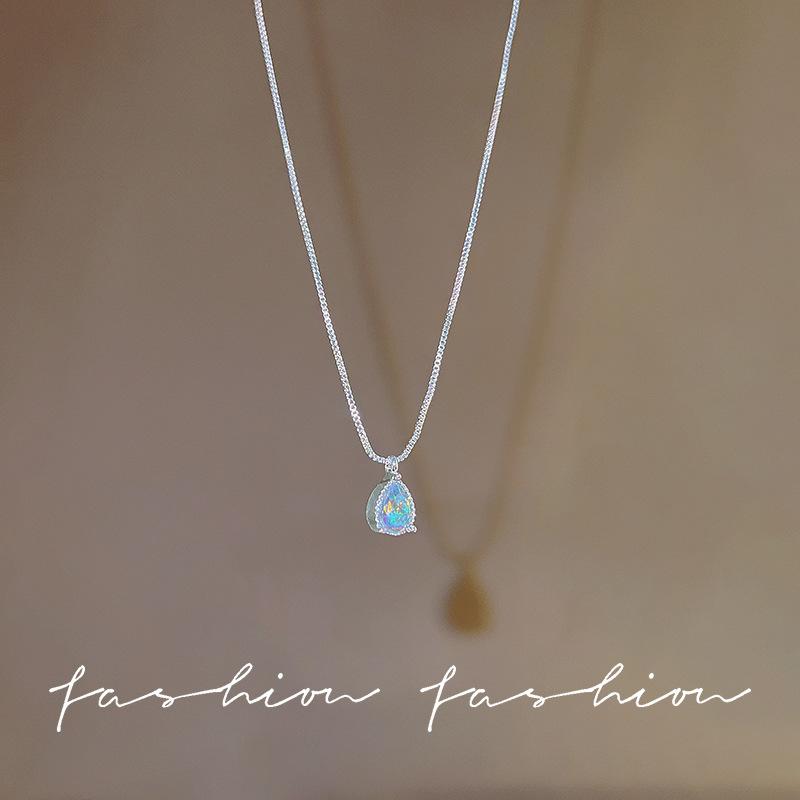 Butterfly zircon titanium steel necklace versatile niche light luxury collarbone chain with jewelry wholesale