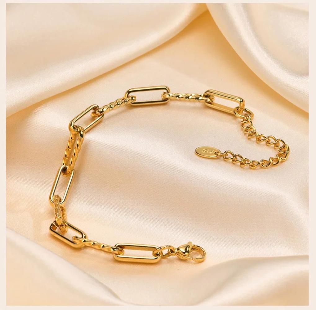Women Stainless Steel Chain Bracelet,18K Gold Plated Twist Paperclip Adjustable Link Bracelet,Chunky Stackable Layered Jewelry