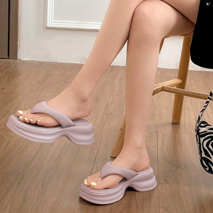 Flip-flops Women's Summer Outer Wear 2025 Summer New Thick Soft Bottom Fashionable Versatile Seaside Beach Sandals Pinch Slippers