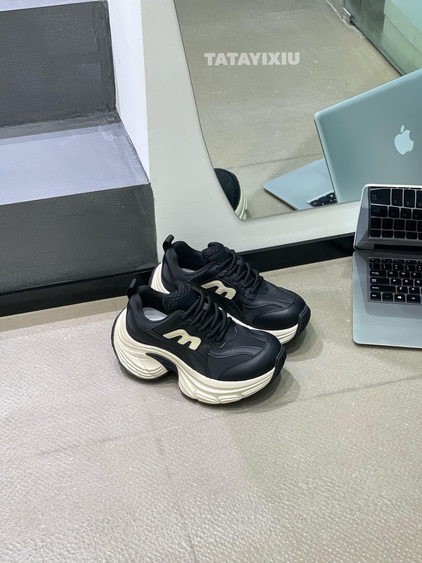 

2025 autumn thick-soled heightening dad shoes women s versatile niche casual sports shoes ins show small feet and comfortable polishing 35