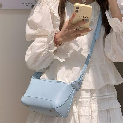 Simple and Versatile Dumpling Bag Crossbody Small Square Bag Fashionable Commuter Women's Armpit Kite Bag
