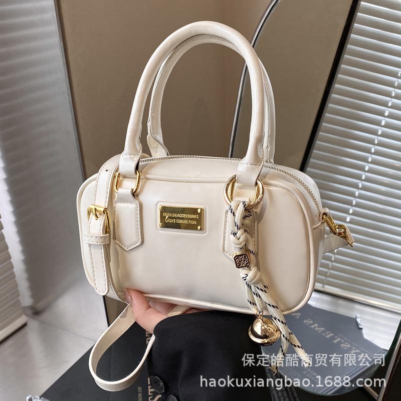 Retro portable bowling bag women's 2025 new spring and summer shoulder messenger bag high-end versatile small square bag