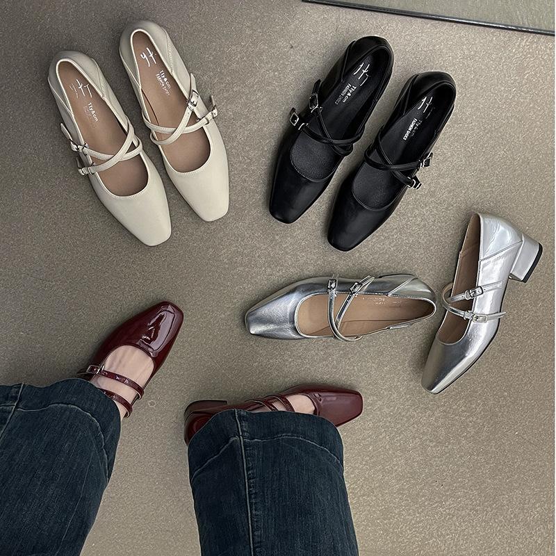 Fashion temperament word with Mary Jane single shoes women's summer 2025 new versatile light mouth commuting retro single shoes