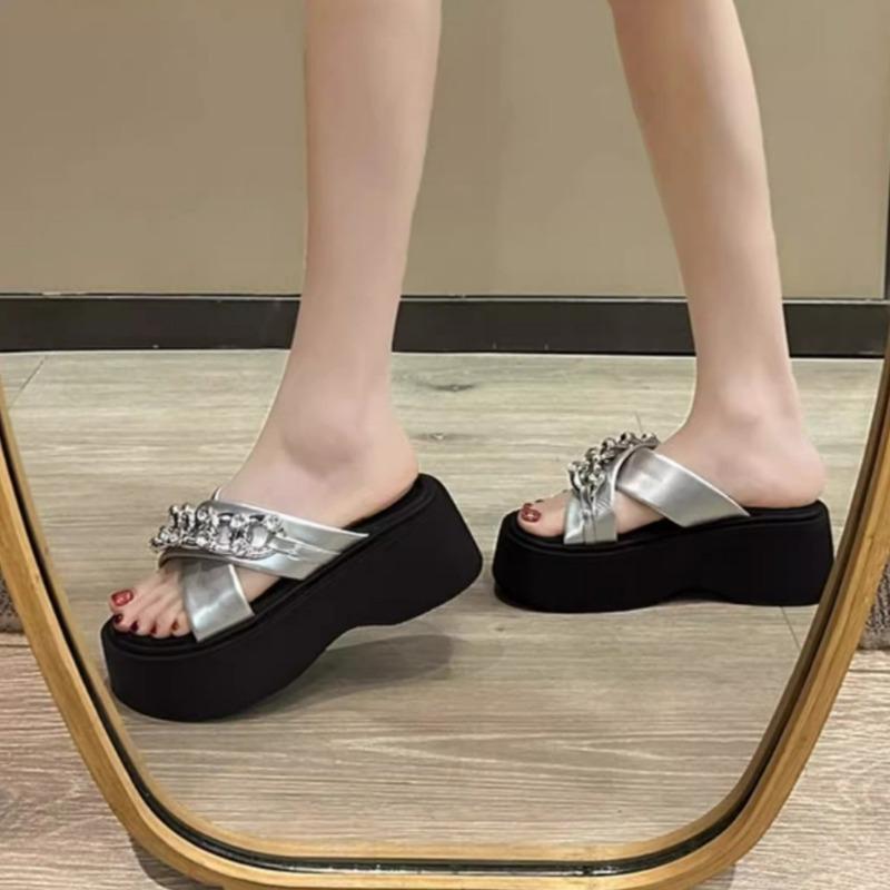 Rhinestone chain slippers women's outer wear summer new small cross thick-bottomed muffin one-word cool slippers