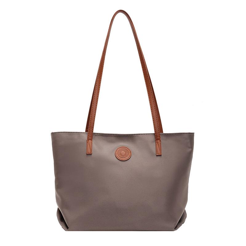 Casual women's bag shoulder bag 2025 autumn new large-capacity tote bag wind handbag commuting class