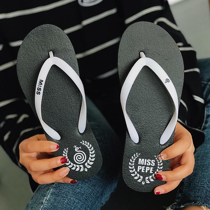 Cute Flip-flops Women's Summer Fashion Outer Wear New Student Non-slip Bathroom Pinch Feet Beach Seaside Cool Slippers New