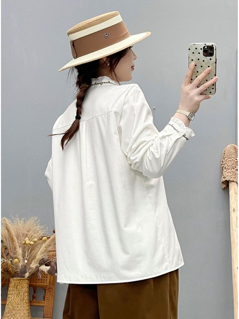 Korean Elegant Embroidered Lace Collar Flannel Shirt for Women - Warm Autumn/Winter Base Layer