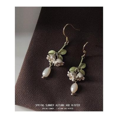 Boucles d'Oreilles Muguet Plaqué Argent avec Pompon Vert et Perle d'Eau Douce