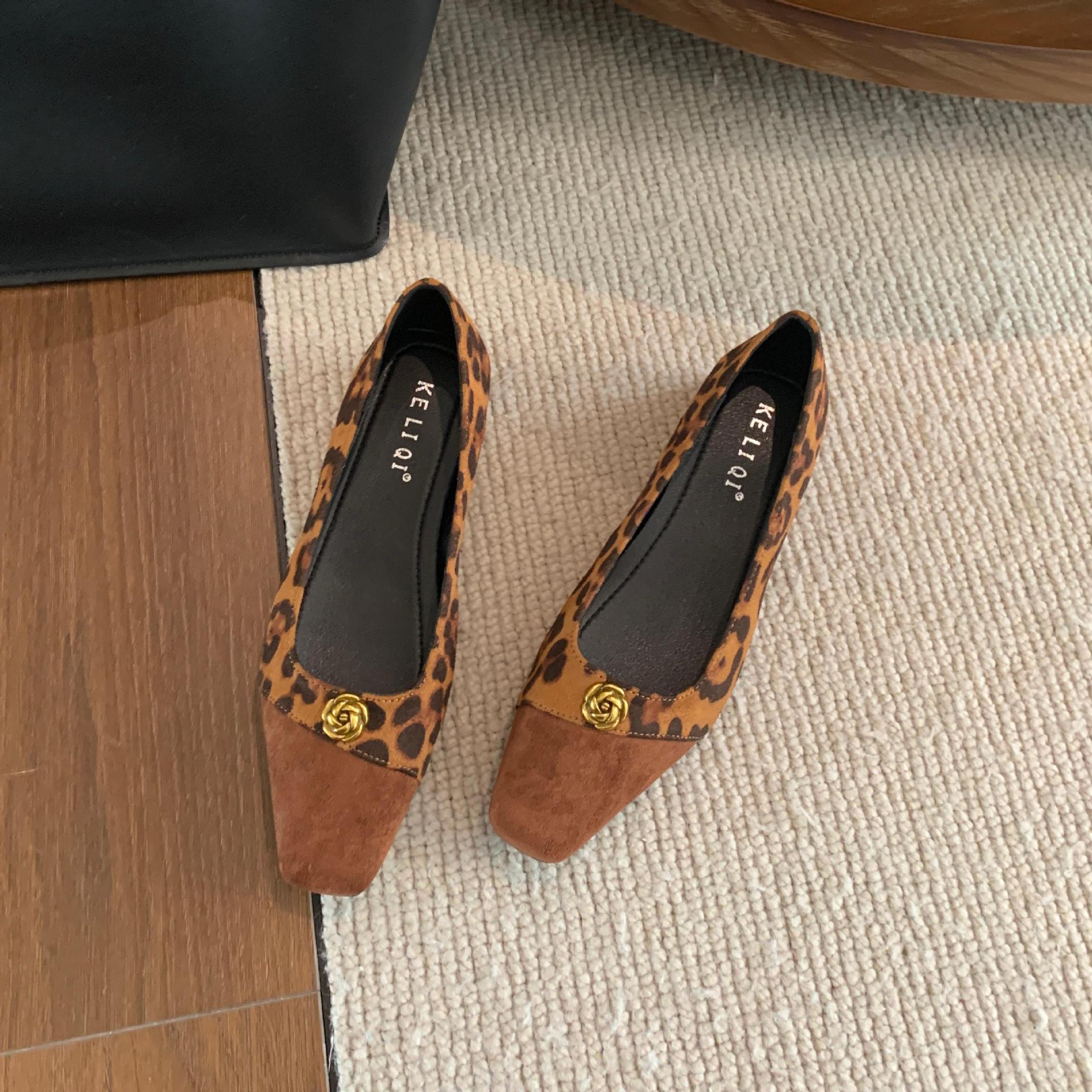 

French niche leopard print single shoes women s shoes 2025 autumn and winter thick heel temperament square head commuting evening grandma shoes 39