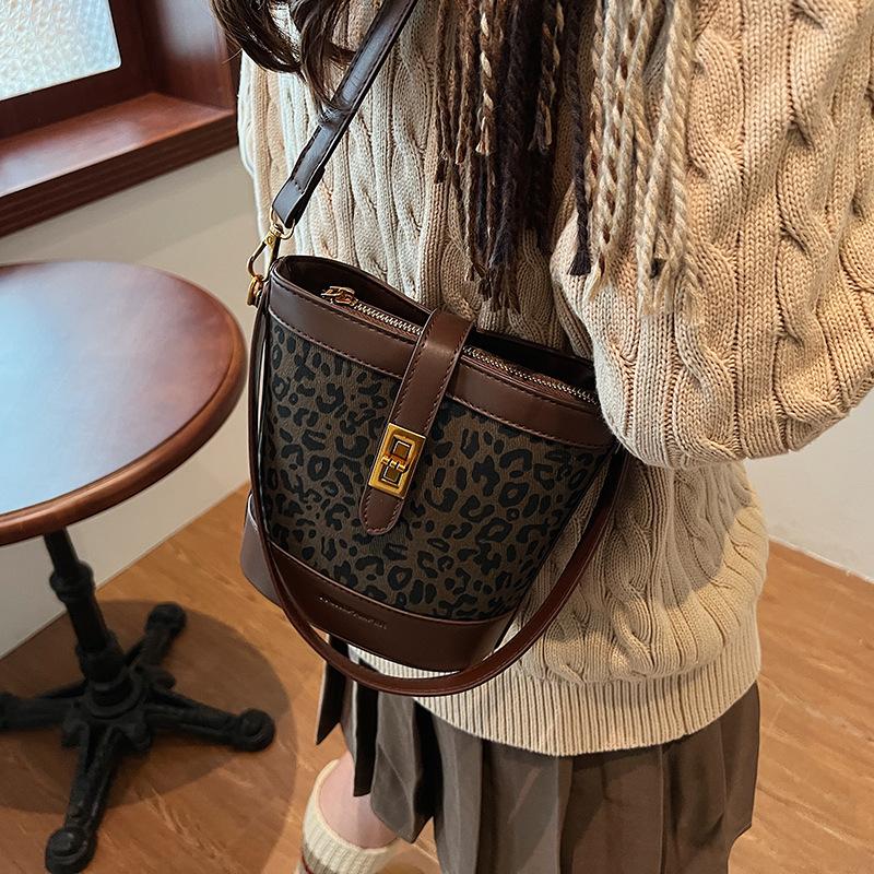 Bags Women's Handbags Niche Design 2025 Fashion Bucket Bags Leopard Print Series Portable Shoulder