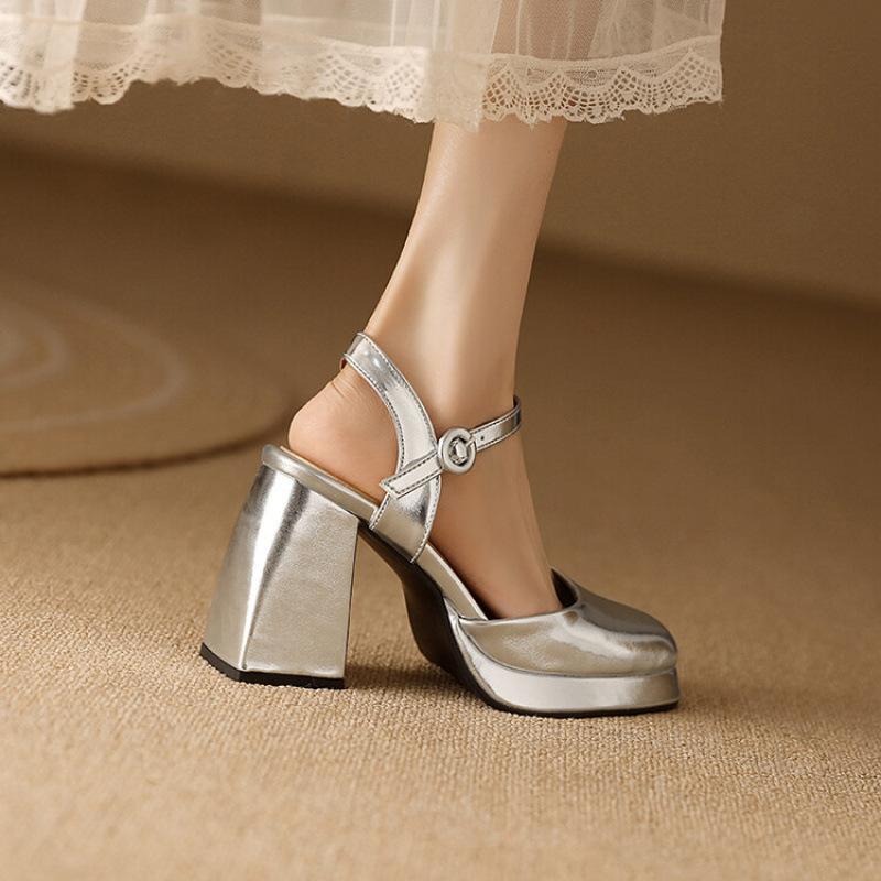 

Casual high-heeled sandals women s summer new round-headed Roman sandals women s thick-soled waterproof table buckle square-heeled large-size shoes 39 серебряный