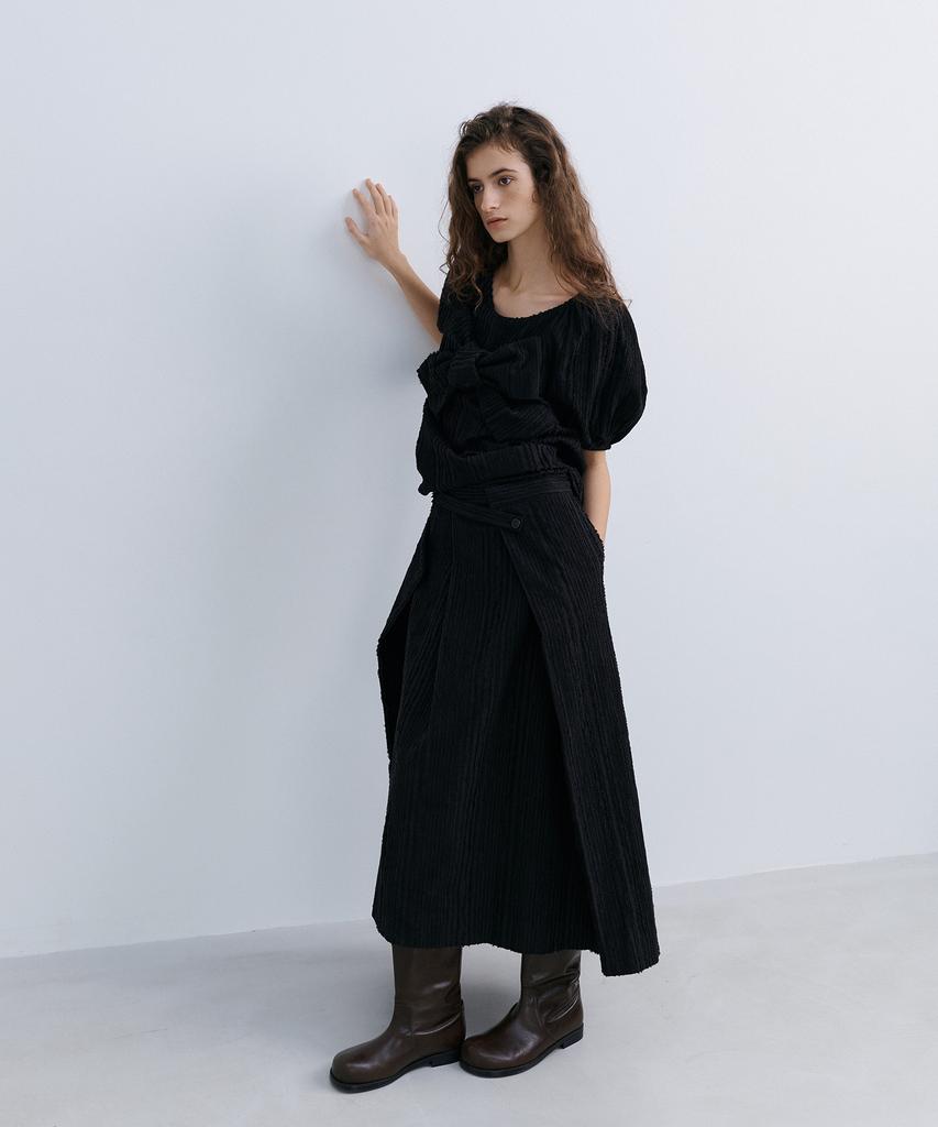 Epinggeulleo Origami Ribbon Patched Blouse - Black