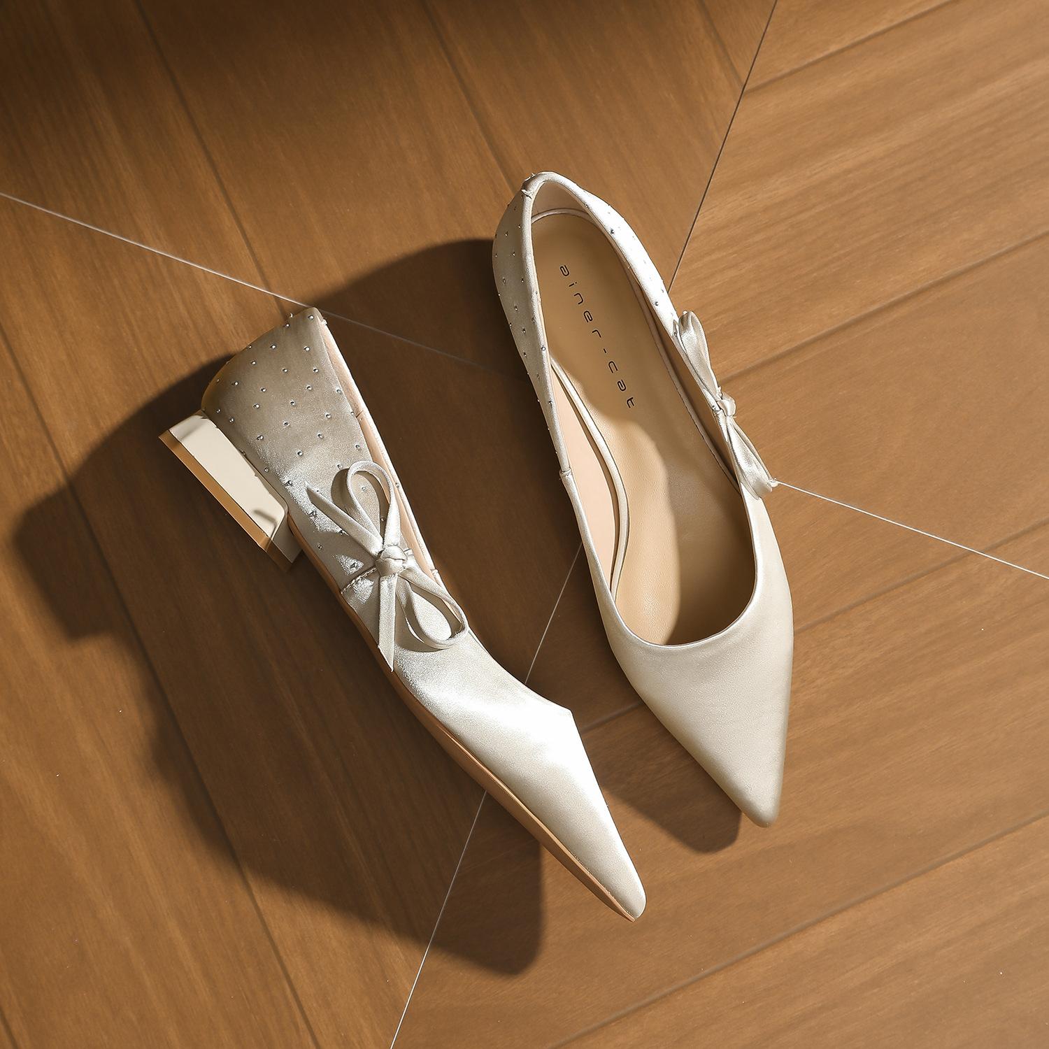 

29820 [sheepskin] flat shoes women s thick heel 2025 new pointed head temperament shallow mouth rhinestone bow shoes 39