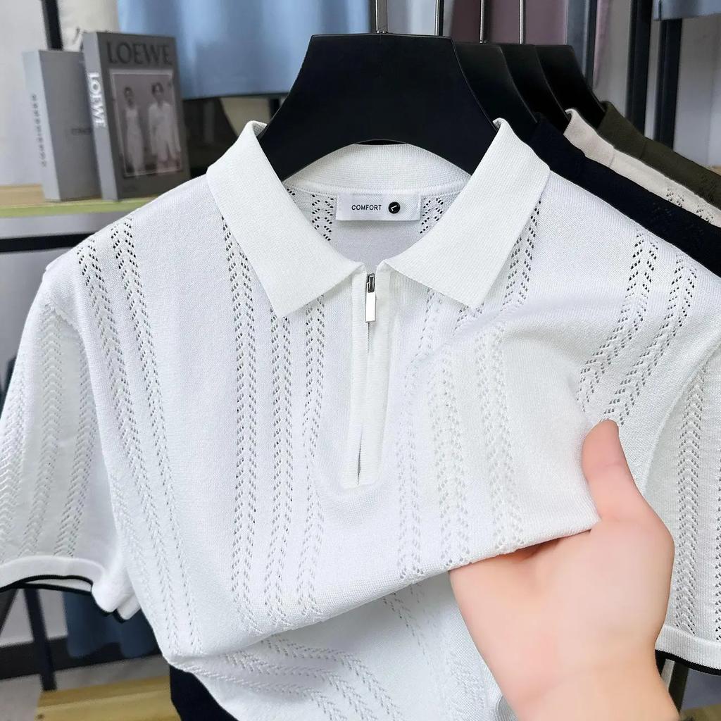 Maglia a polo da donna in maglia beige con dettaglio traforato e colletto con zip - Top casual