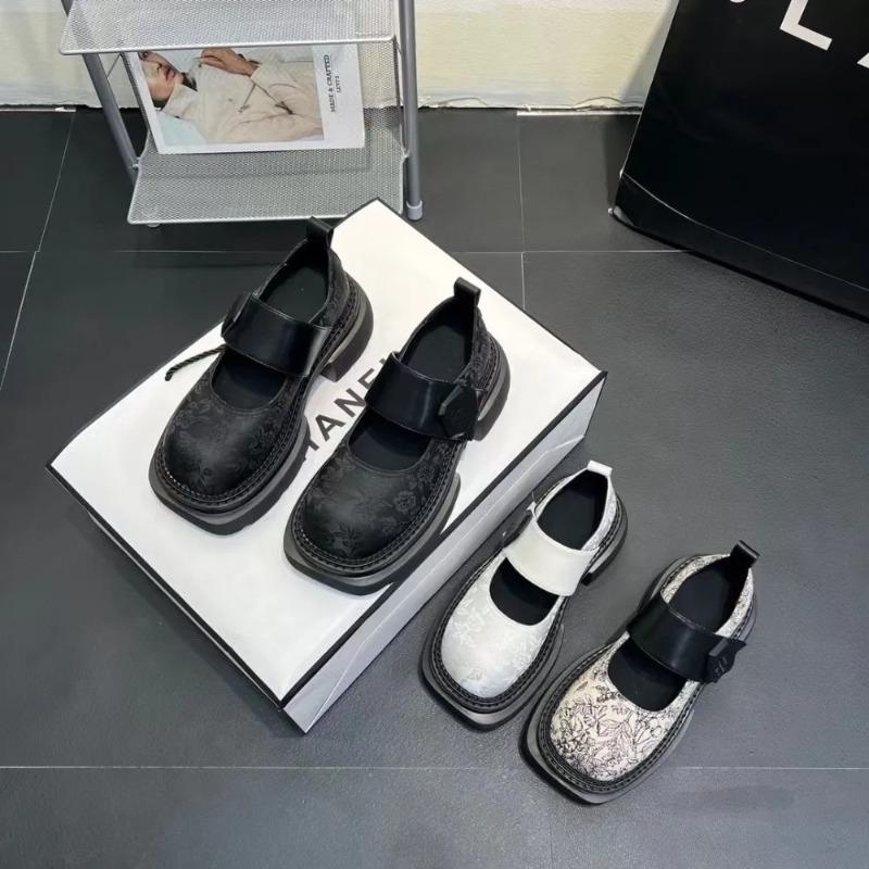 Fashion Women Casual Shoes Genuine Leather Mary Jane Single Shoes New Square Toe Soft Sole Versatile Velcro Shallow Mouth Single Shoes