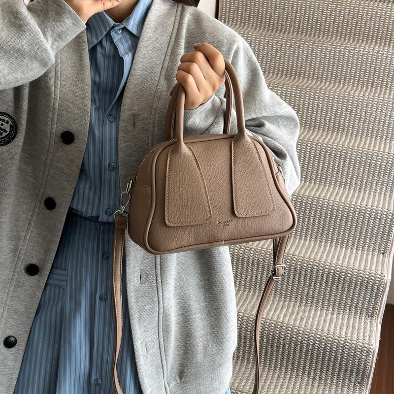 Versatile Women's Small Square Crossbody Handbag - Fashionable, Simple, and Casual Shoulder Bag