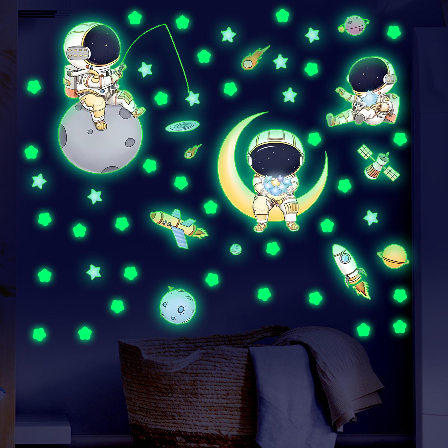Светящиеся наклейки на стену «Звездное небо» для детских комнат и детских садов
