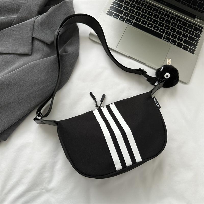 Stilvolle Lässige Umhängetasche für Pendlerinnen Perfekte Herbstmodische Kleine Quadratische Handtasche