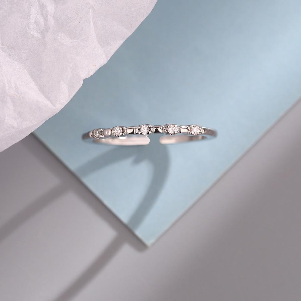 Bague Ouverte en Or Exquis: Style Japonais & Coréen, Alliance Fine Incrustée de Diamants, Empilable & Élégant Bijou de Doigt