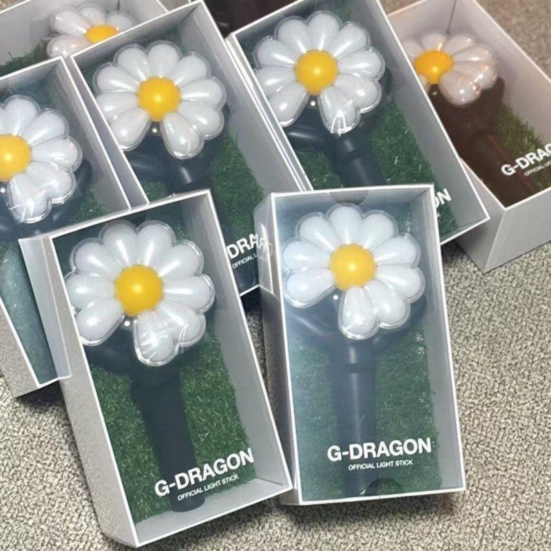 G-Dragon Fan Light Official Concert Light Stick (GD Daisy Design) Bluetooth-Enabled Fan Light